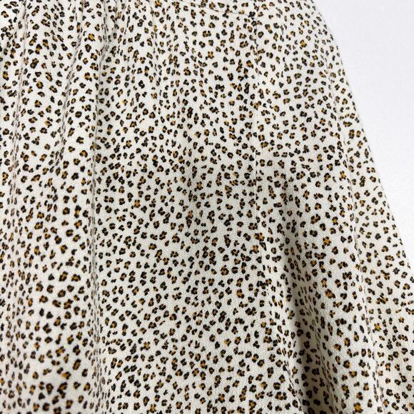 Banana Republic M Cream Black Cheetah Print Essential Button Front Blouse Top - Picture 4 of 10